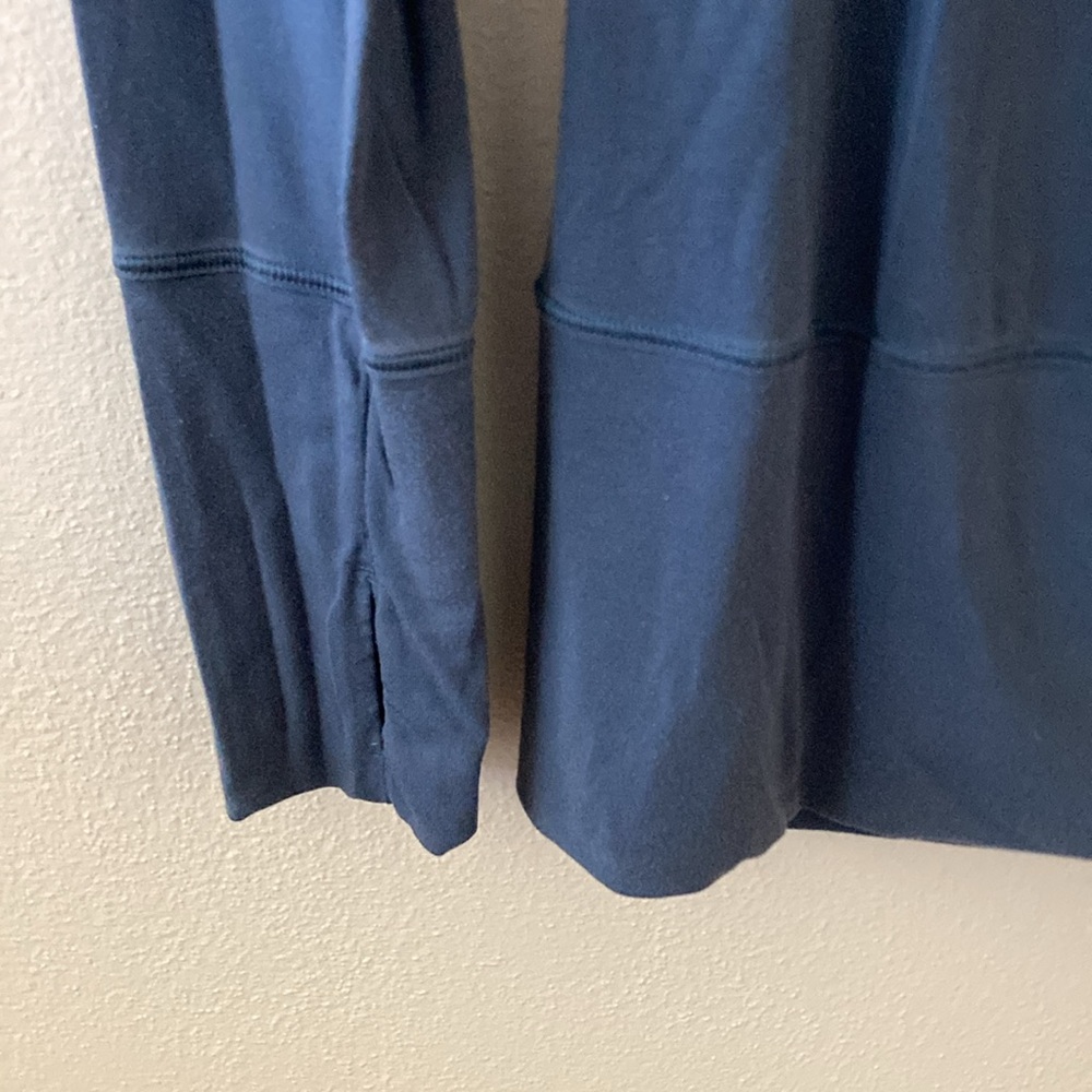 Lululemon blue long sleeve size 8 - Picture 2 of 5